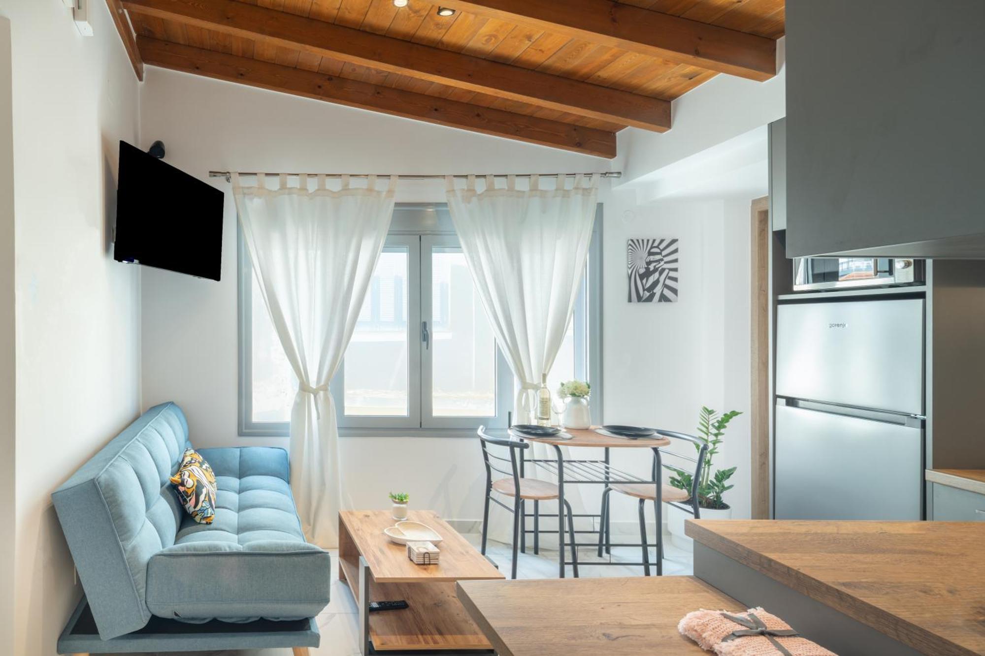 Anassa 2 Center